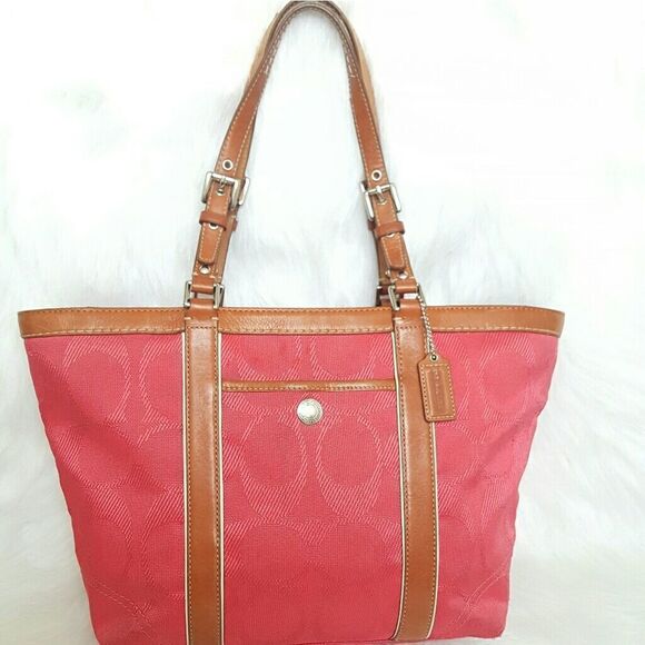 Coach tote bag ❄price drop❄ - Picture 2 of 14